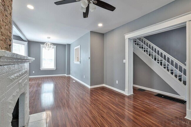 Photo - Beautifully refinished 3 bed 2 bath home in Evanston