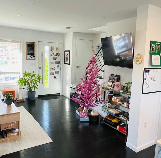 Photo - 7823 Charlesmont Rd