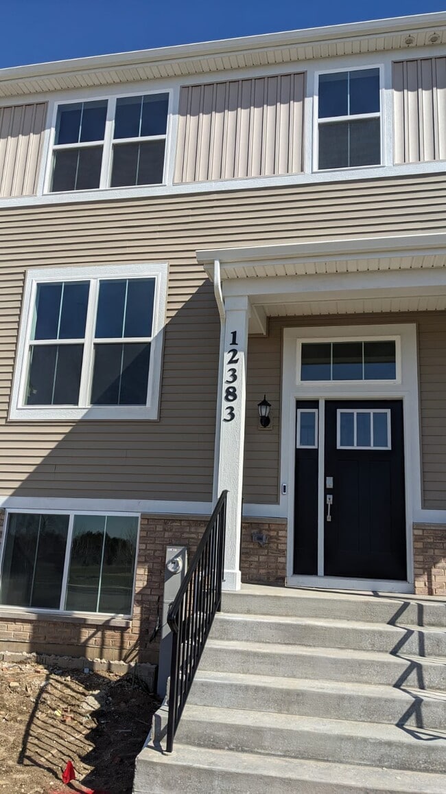 Building Photo - 12383 Tinsley St