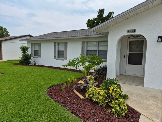 Building Photo - 2956 Carriage Dr