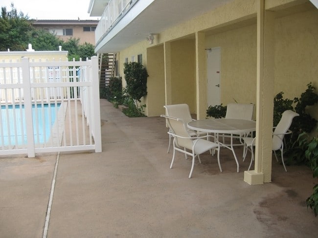 Photo - 2616 Mathews Ave