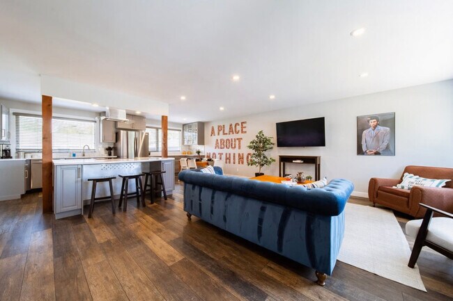 Photo - 5415-111A 111a St NW Unit SI ID1308626P