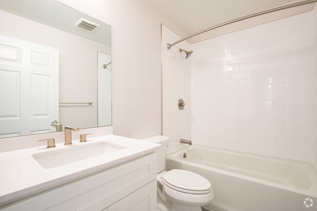 1 BR, 1 BA - 864 SQFT