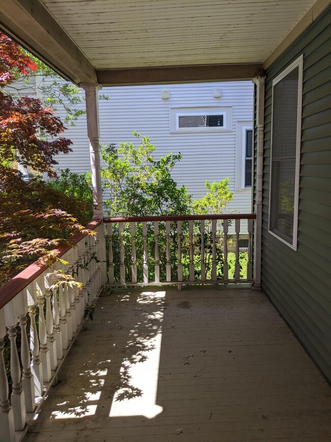 Photo - 218 W 32nd St