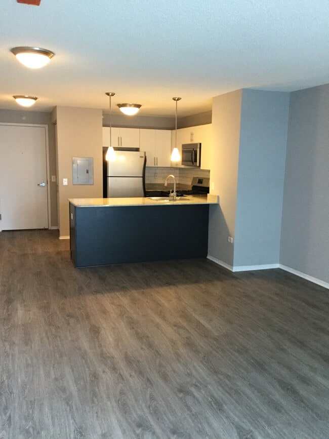 Photo - 330 N Canal St Unit 33E