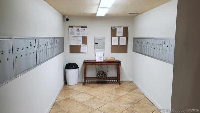 Photo - 3800 Oaks Clubhouse Dr Unit 112