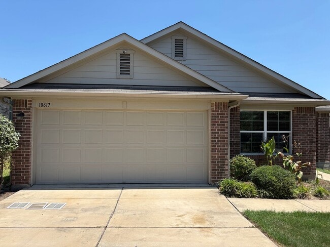 Building Photo - 10617 Menominee Falls Ln