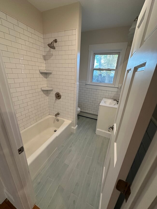 Photo - 176 Hillside Ave Unidad 2