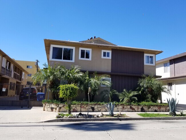 Photo - 1249 N Mansfield Ave