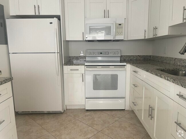 Building Photo - 486 Saxony Dr Unit K Rental