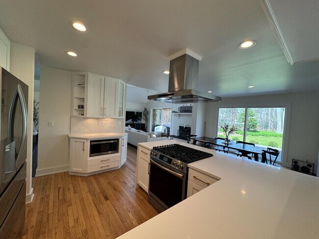 Photo - 101 Noyac Path