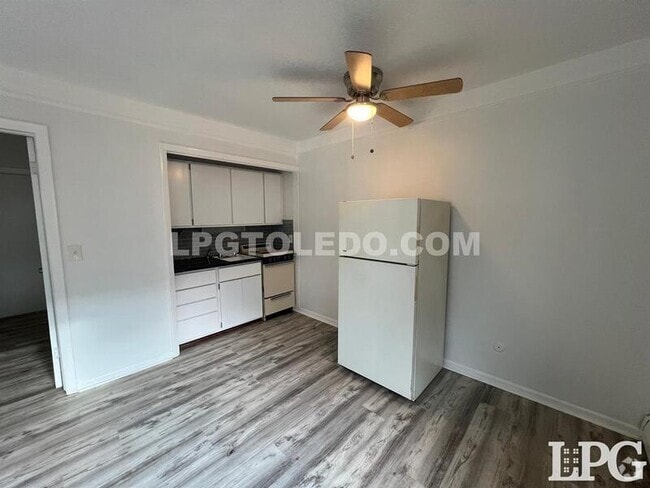 Building Photo - 648 Eleanor Ave Unit 2 Rental