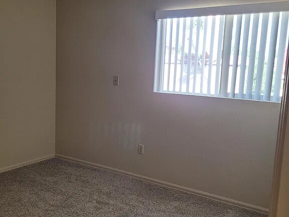 Photo - 1247 Holland Park Blvd