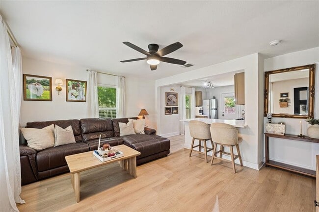 Photo - 1103 Brass St