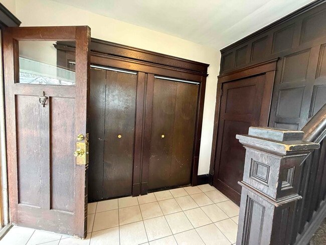 Photo - 505 6th St NE