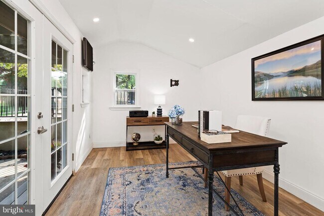 Photo - 710 Fishburn Rd