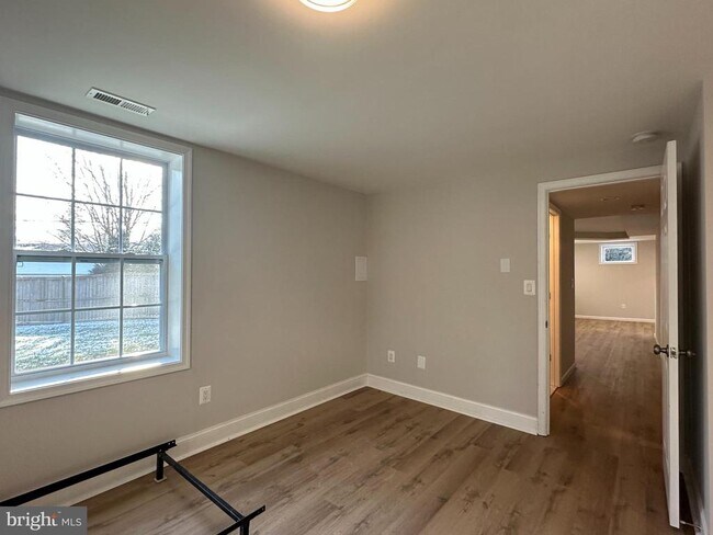 Photo - 6731 Crest Pl