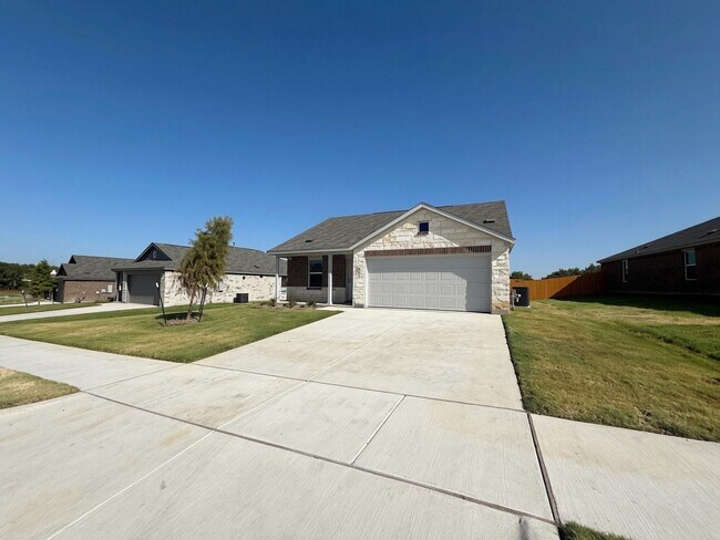 Photo - 401 Meadows Ln