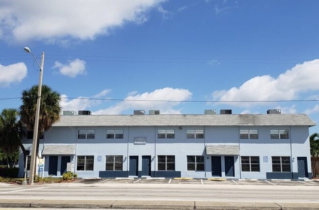 Building Photo - 1160 W Blue Heron Blvd Rental