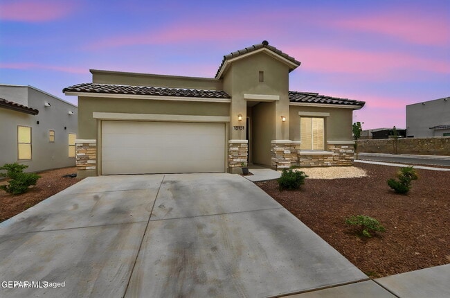 Photo - 13131 Oakhampton Ave