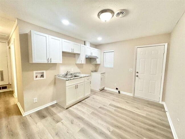 Photo - 6454 Raymond Dr