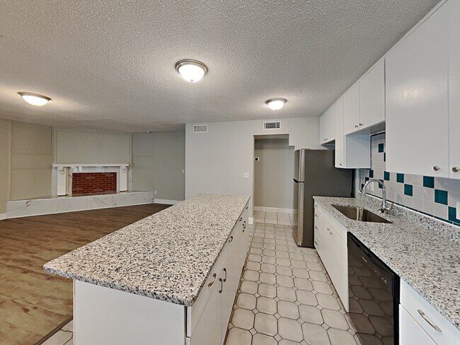 Photo - 7215 Sharbeth Dr S