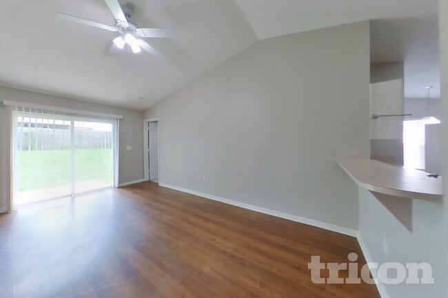 Photo - 7833 Manor Dr