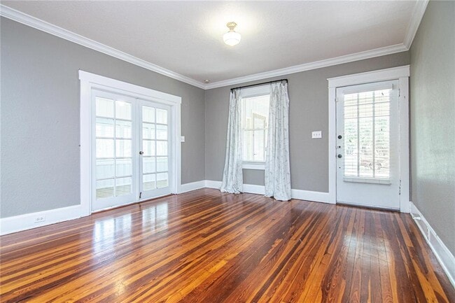 Photo - 310 E Idlewild Ave