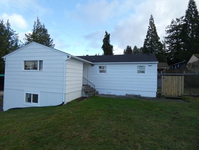 Photo - 1237 W 9th St