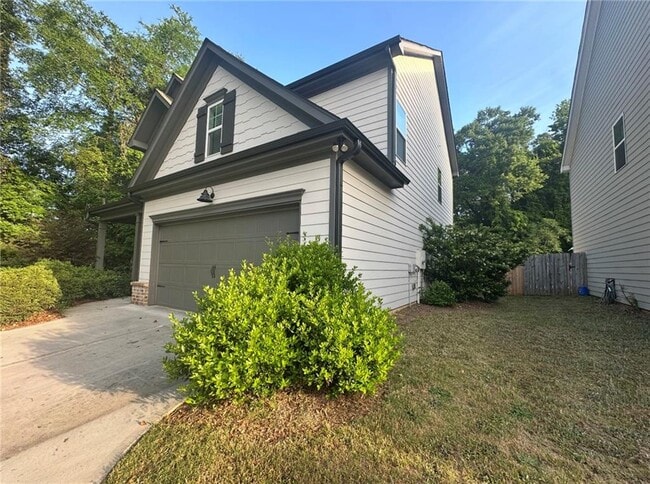 Photo - 798 Gordon St