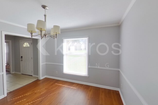 Photo - 5824 Tam Oshanter Ave