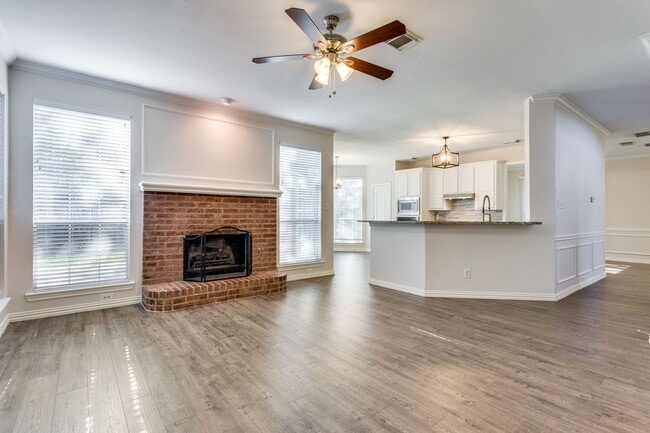 Photo - 1917 Brook Ln