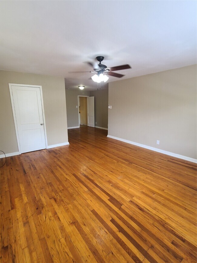 Photo - 1434 Lawson St