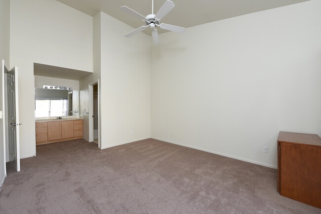 Photo - Beautiful 2BR/2BA Condo - Convenient Downtown San Jose Location!
