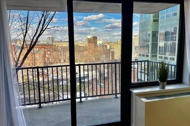 Photo - 700 Grove St Unidad 700