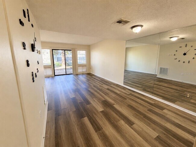 Photo - 5967 Windhover Dr Unit 7D