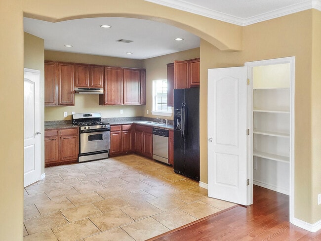 Photo - 1710 Ulit Ave