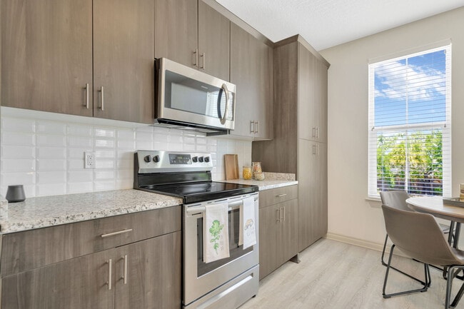 2BD, 2BA - 1369SF - Kitchen
