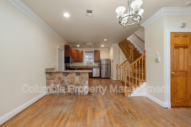Photo - 1809 Kendall St NE