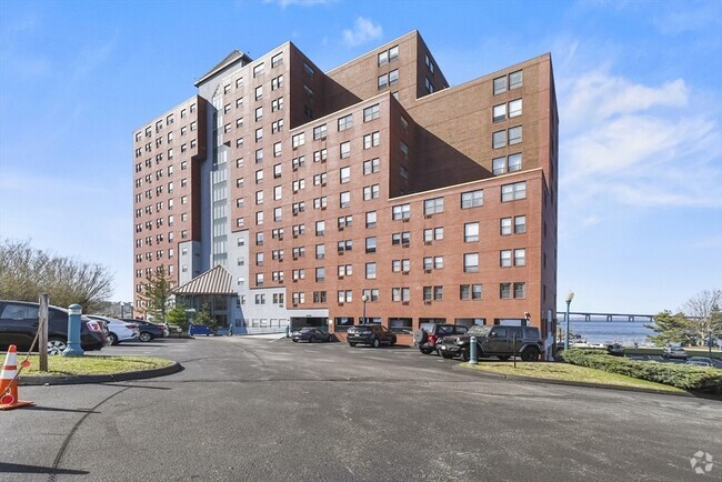 Building Photo - 750 Davol St Unit 624 Rental