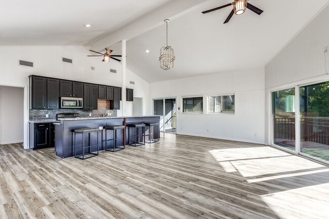 Photo - 4012 Tennis Club Rd