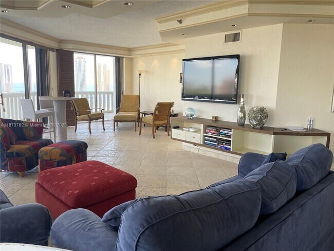 Photo - 3000 Island Blvd Unidad 2405