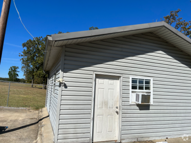 Building Photo - 694 Pleasant Valley Rd Rental