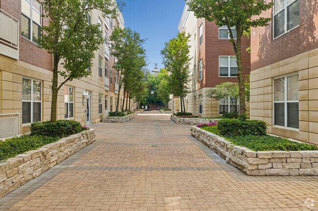 Courtyard - The Reserve
