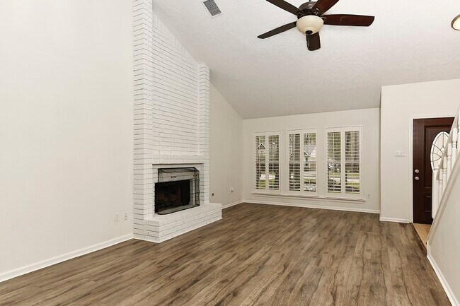 Photo - 30 Berryfrost Ln