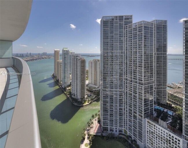 Photo - 200 Biscayne Blvd Way