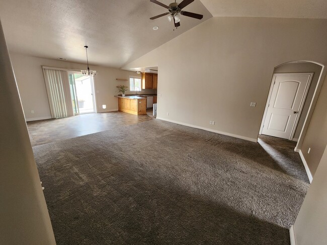 Photo - 294 LeAnn Way