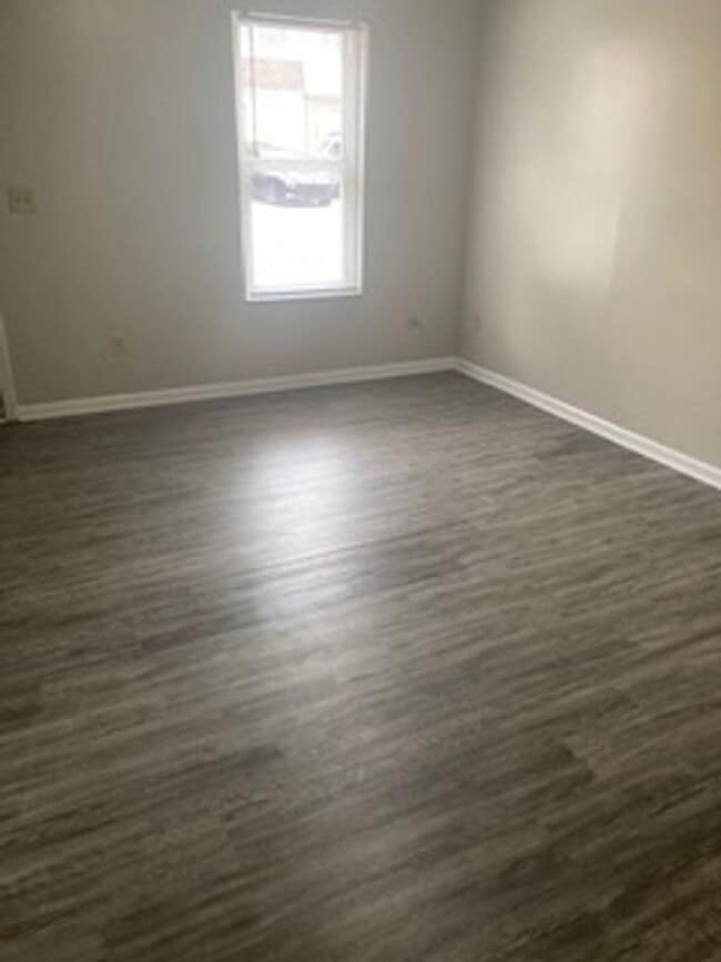 Photo - 1110 Park St