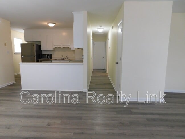 Photo - 416 E 19th St