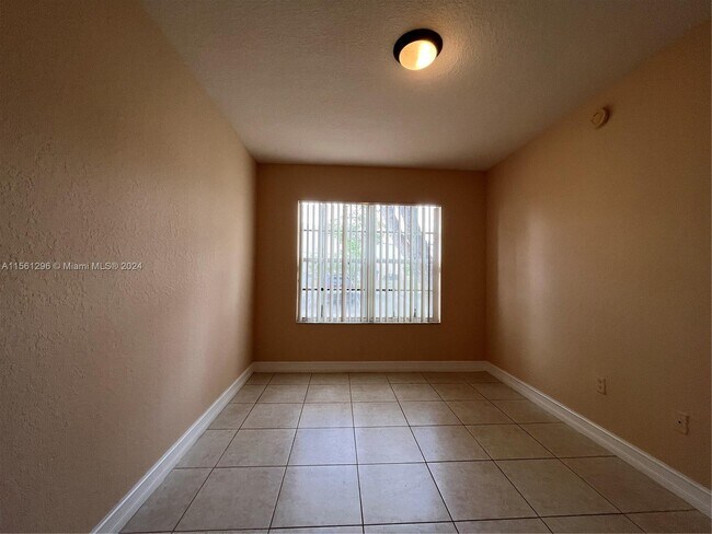 Photo - 1612 Belmont Ln